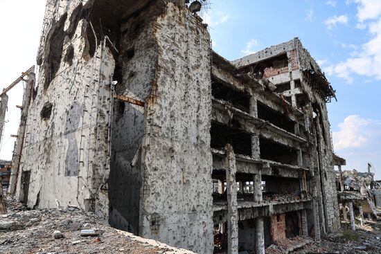 Разрушенный аэропорт Донецка