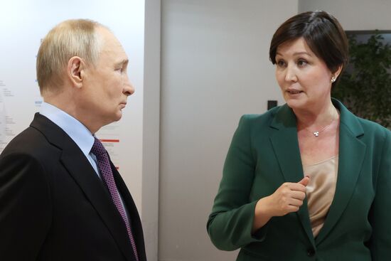 Президент Владимир Путин провел заседание наблюдательного совета АСИ