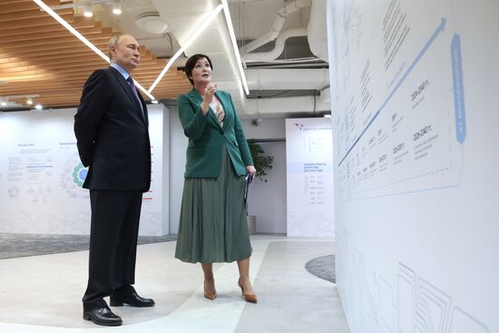 Президент Владимир Путин провел заседание наблюдательного совета АСИ