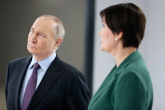 Президент Владимир Путин провел заседание наблюдательного совета АСИ