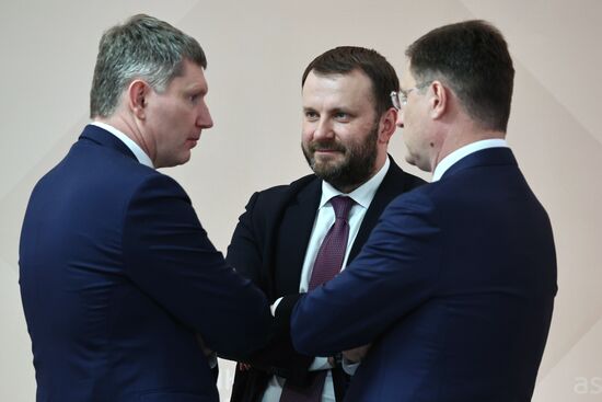 Президент Владимир Путин провел заседание наблюдательного совета АСИ