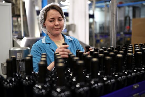 Производство вина "Фанагория" в Краснодарском крае