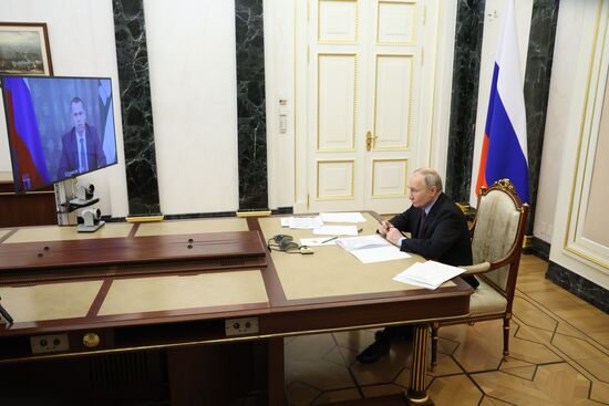Президент Владимир Путин встретился с губернатором Курганской области Вадимом Шумковым