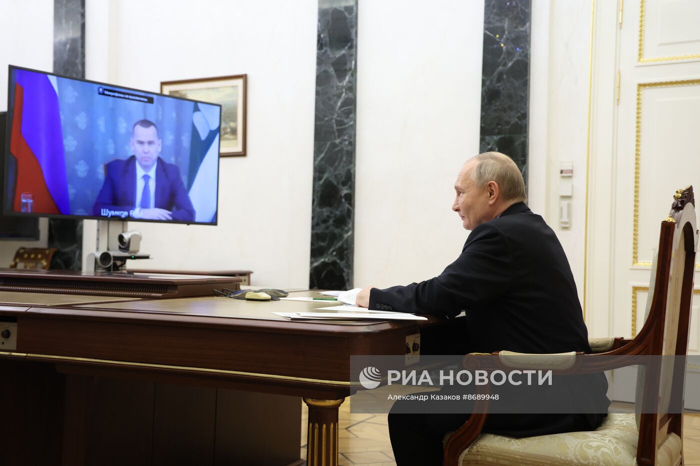 Президент Владимир Путин встретился с губернатором Курганской области Вадимом Шумковым