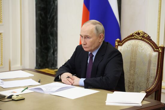 Президент Владимир Путин встретился с губернатором Курганской области Вадимом Шумковым