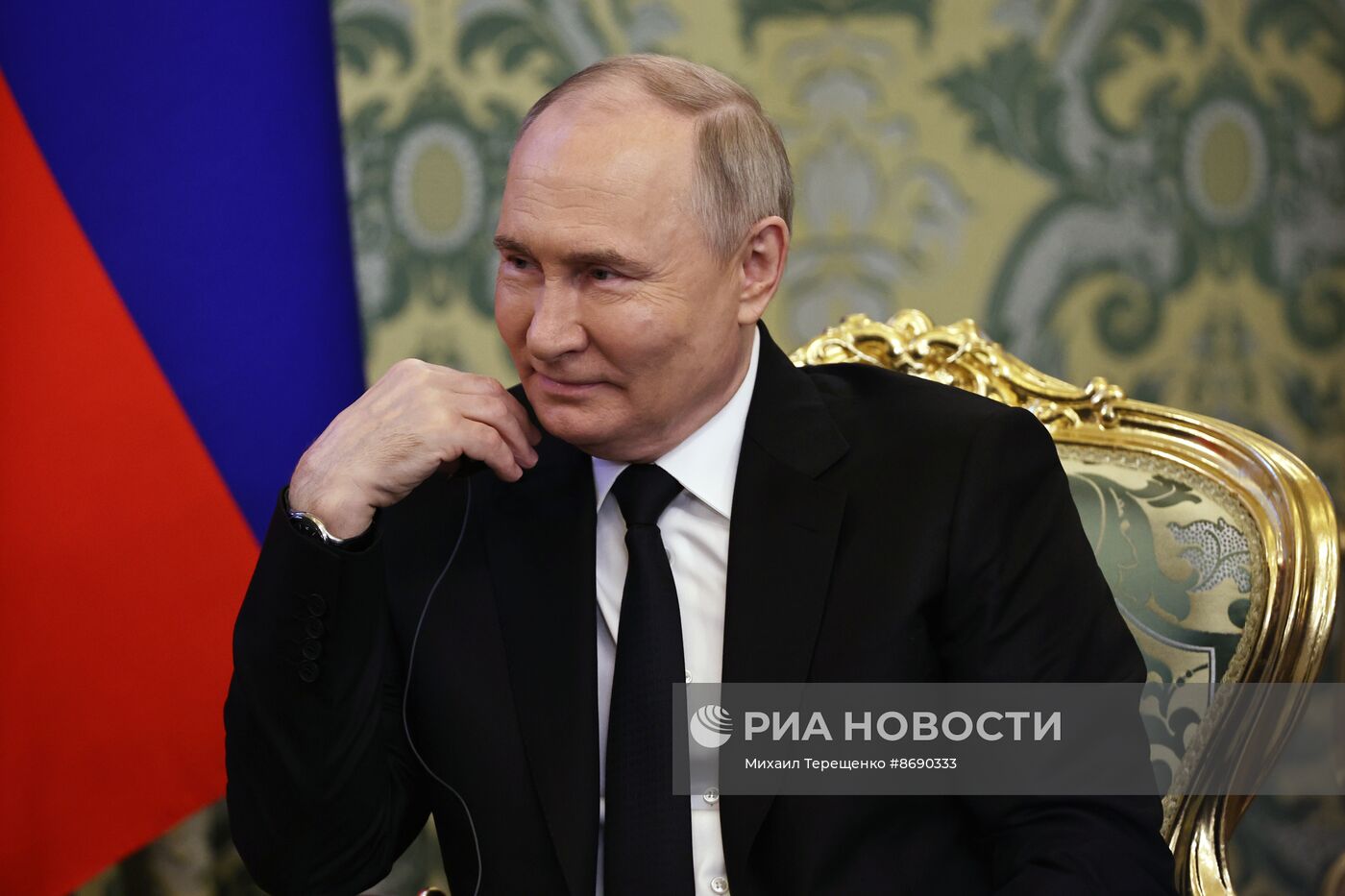 Президент Владимир Путин встретился с королем Бахрейна Хамадом Бен Исой Аль Халифой