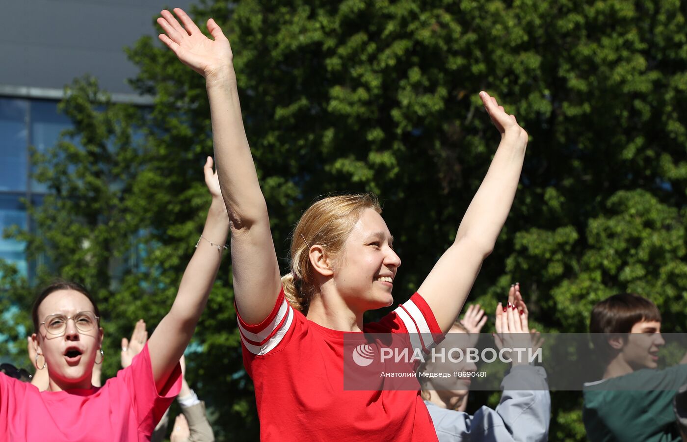 Выставка "Россия". Флешмоб "Прекрасное далеко"