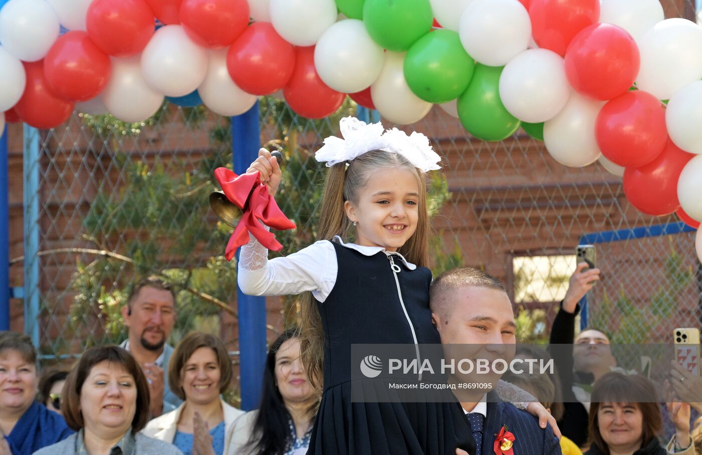 Последний звонок в городах России