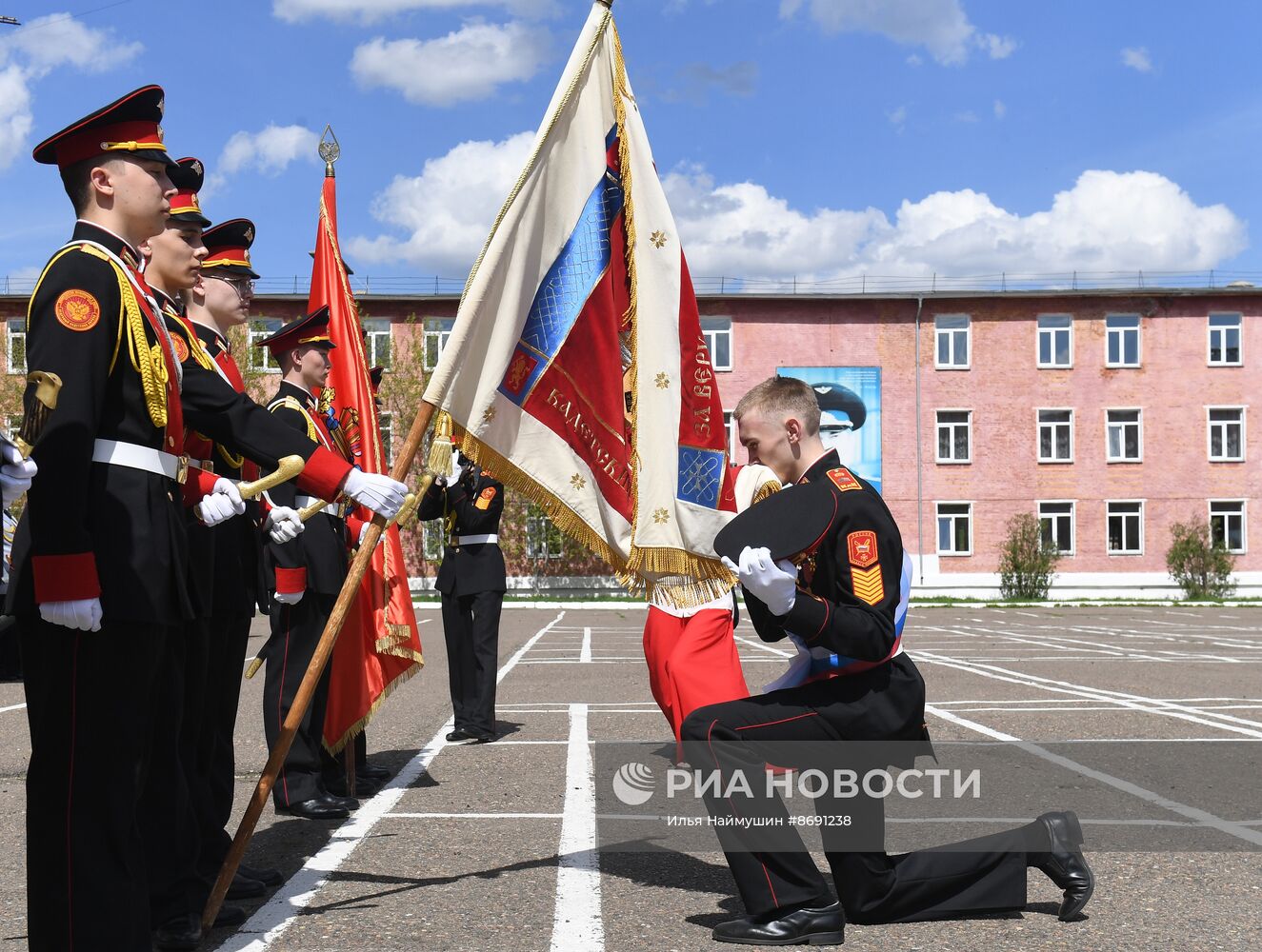 Последний звонок в городах России