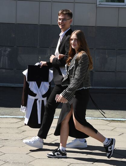 Последний звонок в городах России