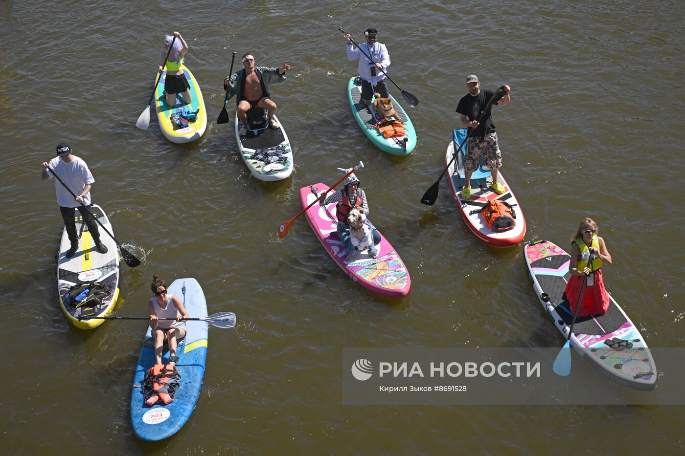 Костюмированная сап-регата в Москве