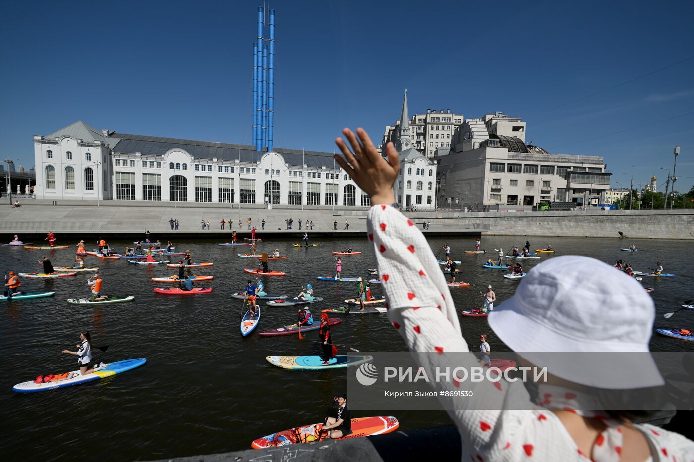 Костюмированная сап-регата в Москве