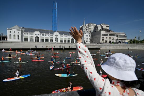 Костюмированная сап-регата в Москве