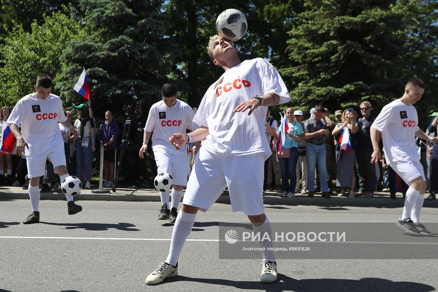 Выставка "Россия". Спортивное шествие, посвященное 105-летию первого парада на Красной площади