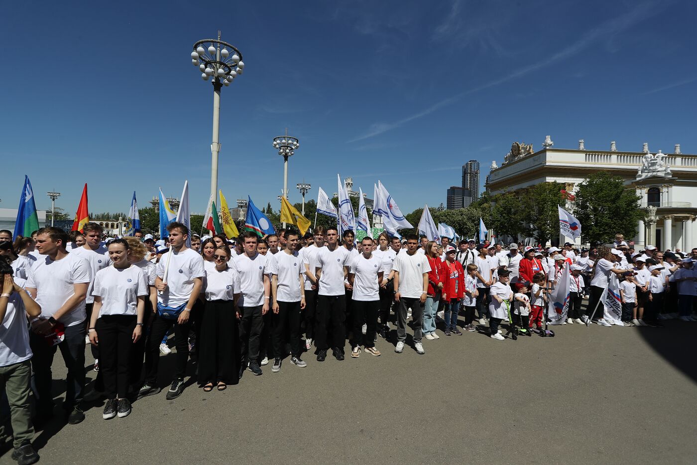 Выставка "Россия". Спортивное шествие, посвященное 105-летию первого парада на Красной площади