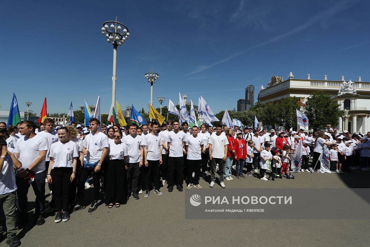 Выставка "Россия". Спортивное шествие, посвященное 105-летию первого парада на Красной площади