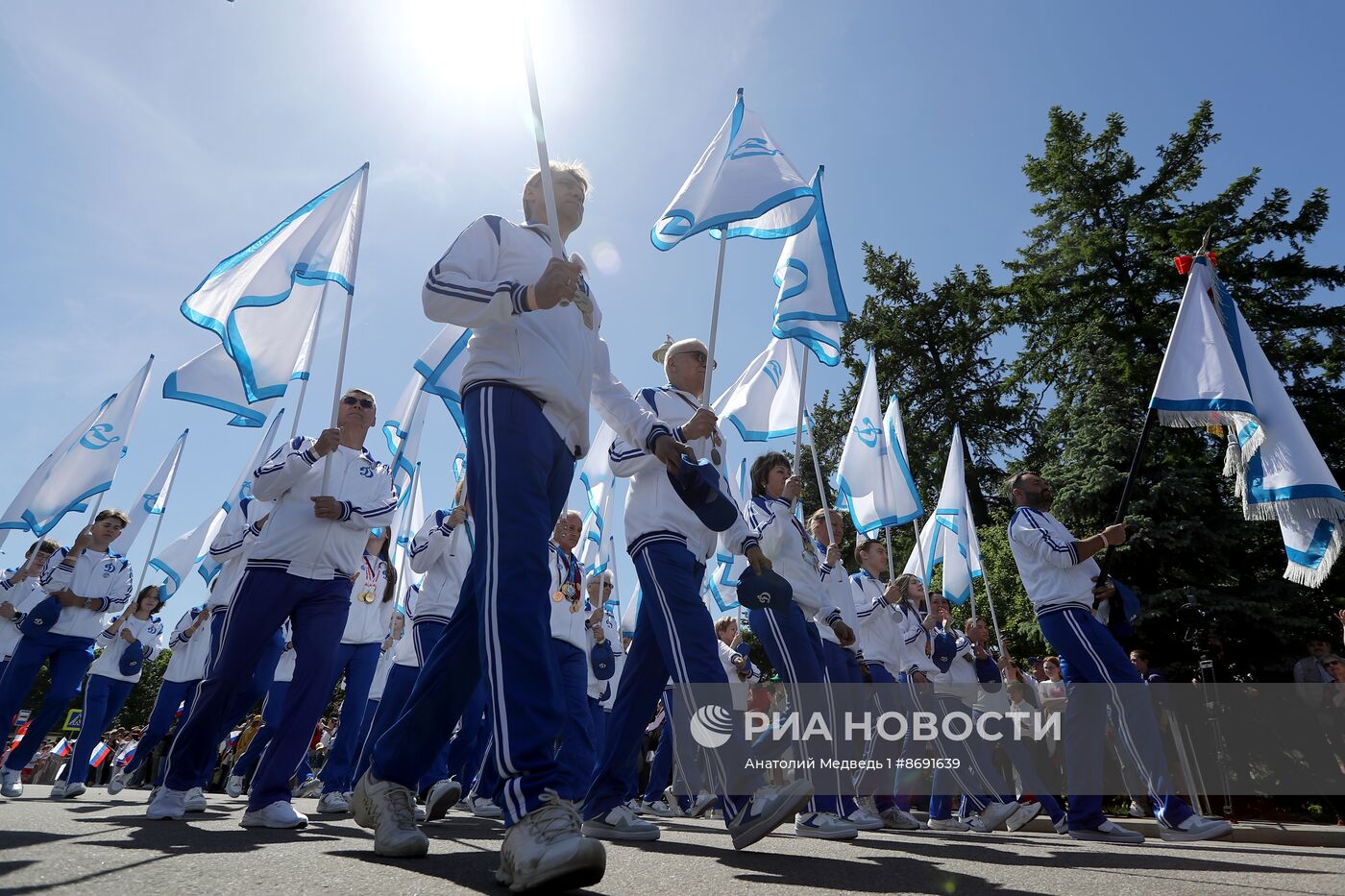 Выставка "Россия". Спортивное шествие, посвященное 105-летию первого парада на Красной площади