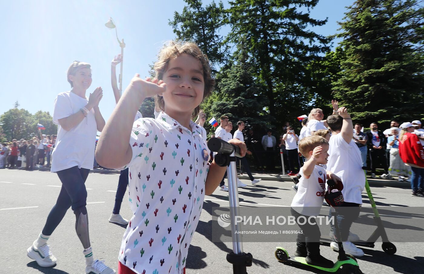 Выставка "Россия". Спортивное шествие, посвященное 105-летию первого парада на Красной площади