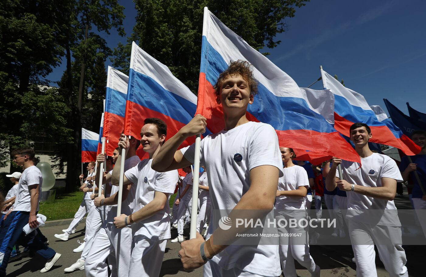 Выставка "Россия". Спортивное шествие, посвященное 105-летию первого парада на Красной площади