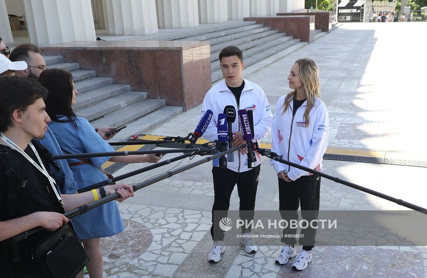 Выставка "Россия". Спортивное шествие, посвященное 105-летию первого парада на Красной площади