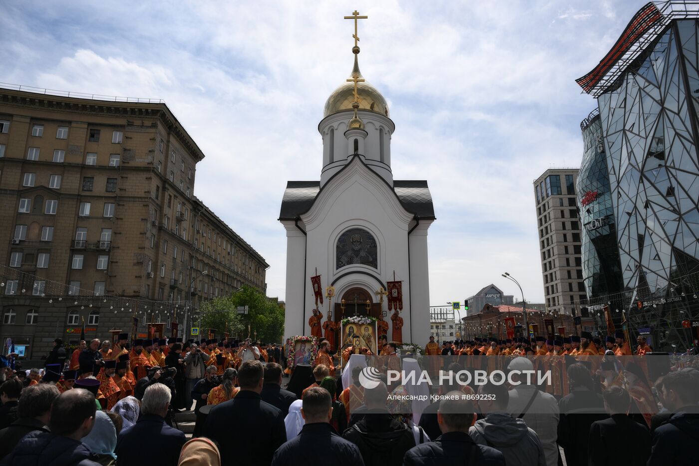 Крестный ход в честь Дня славянской письменности и культуры в Новосибирске