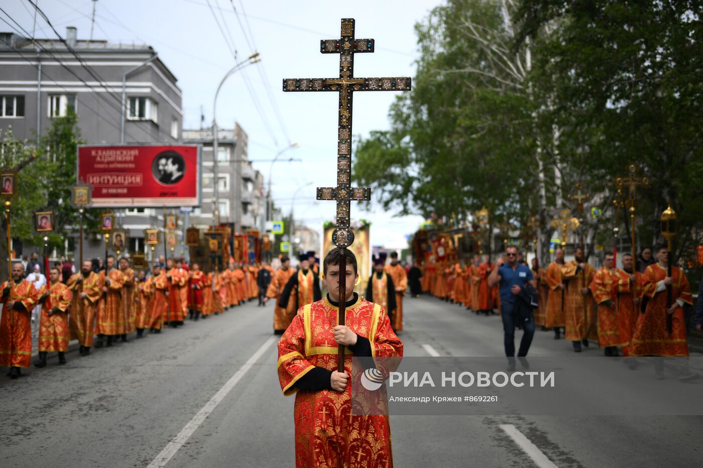 Крестный ход в честь Дня славянской письменности и культуры в Новосибирске