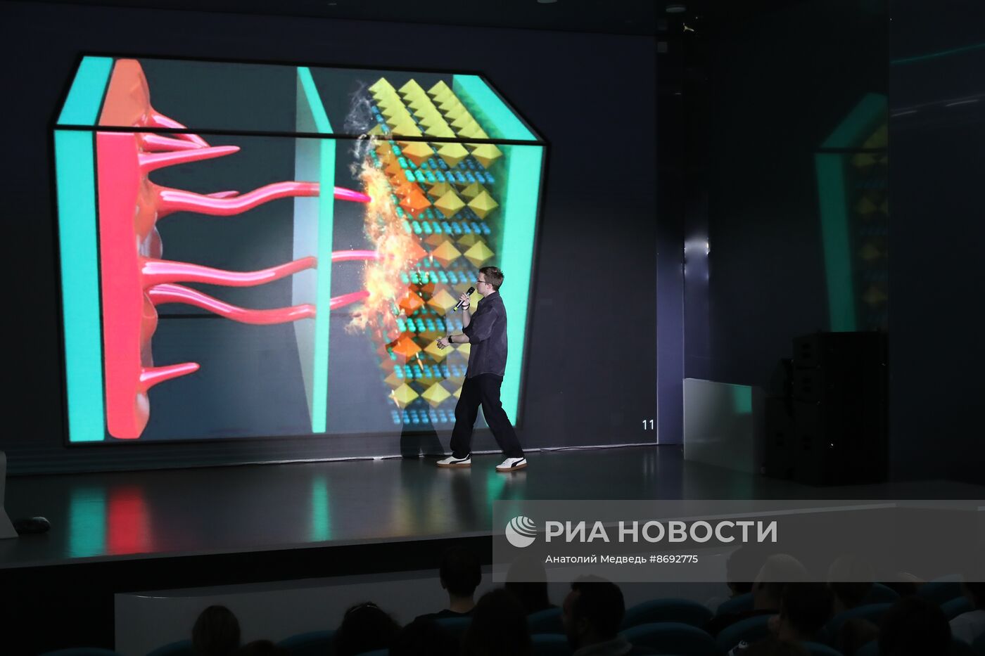 Выставка "Россия". Научная битва Science Slam "Химия будущего"