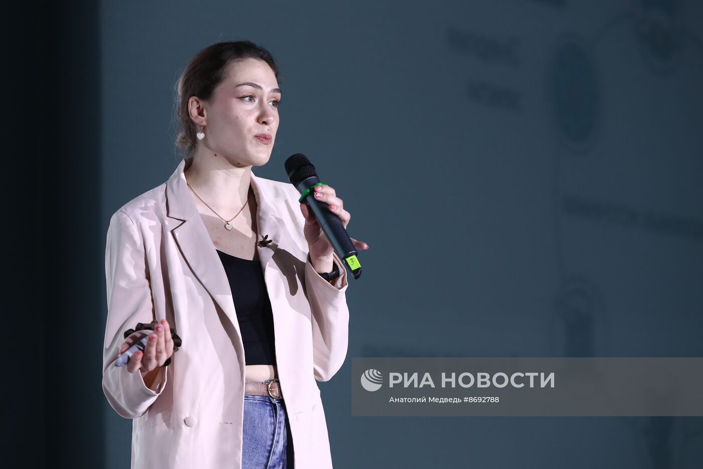 Выставка "Россия". Научная битва Science Slam "Химия будущего"