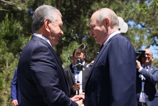 Рабочий визит президента Владимира Путина в Узбекистан. День второй