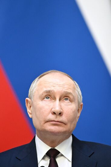 Рабочий визит президента Владимира Путина в Узбекистан. День второй