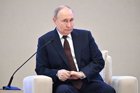 Рабочий визит президента Владимира Путина в Узбекистан. День второй