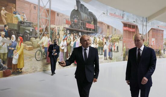 Рабочий визит президента Владимира Путина в Узбекистан. День второй