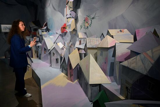 Выставка "В ожидании чуда. Посвящение Марку Шагалу"