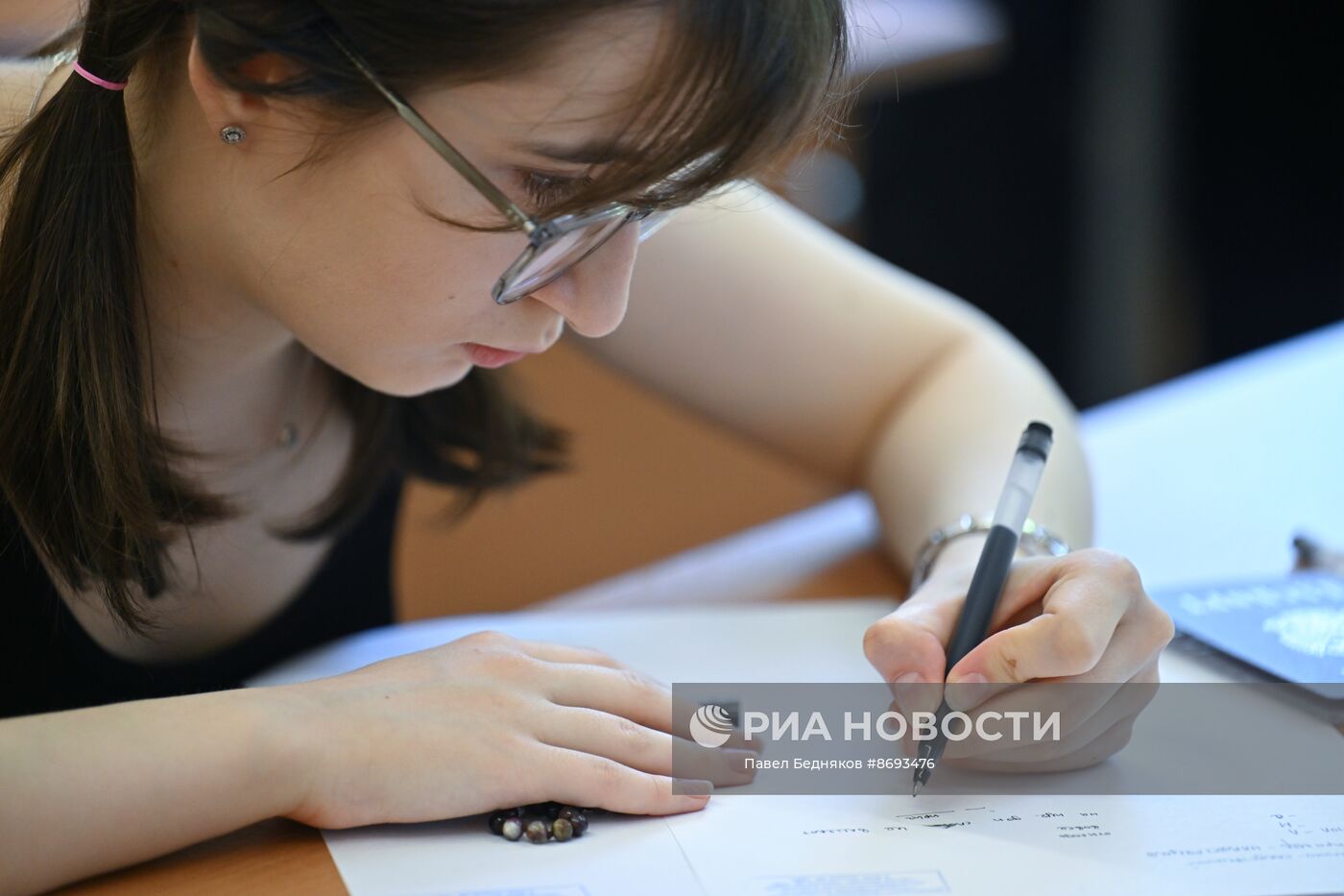 Сдача ЕГЭ в школах России