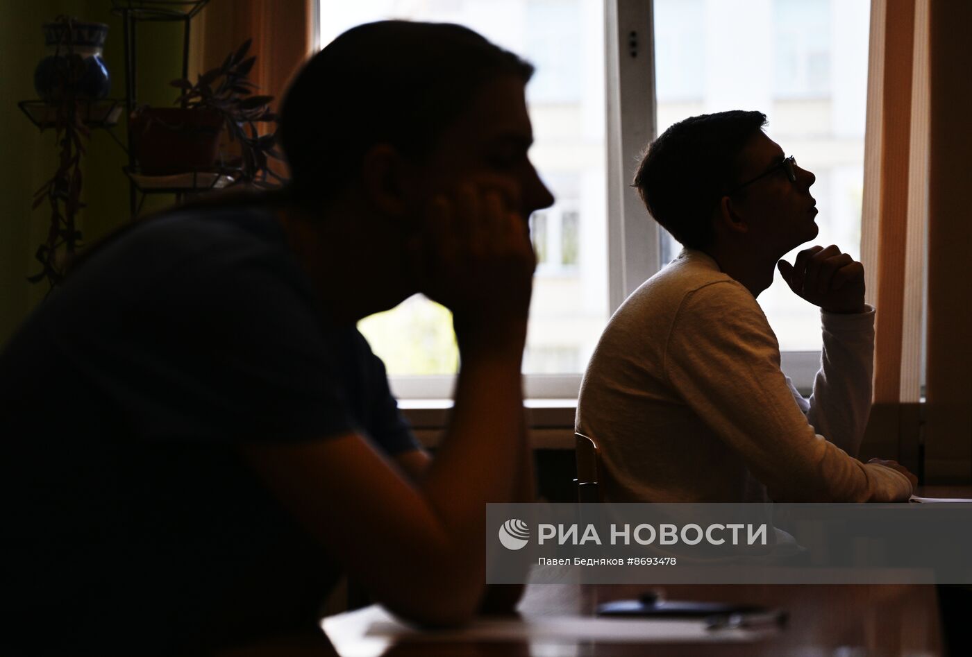 Сдача ЕГЭ в школах России