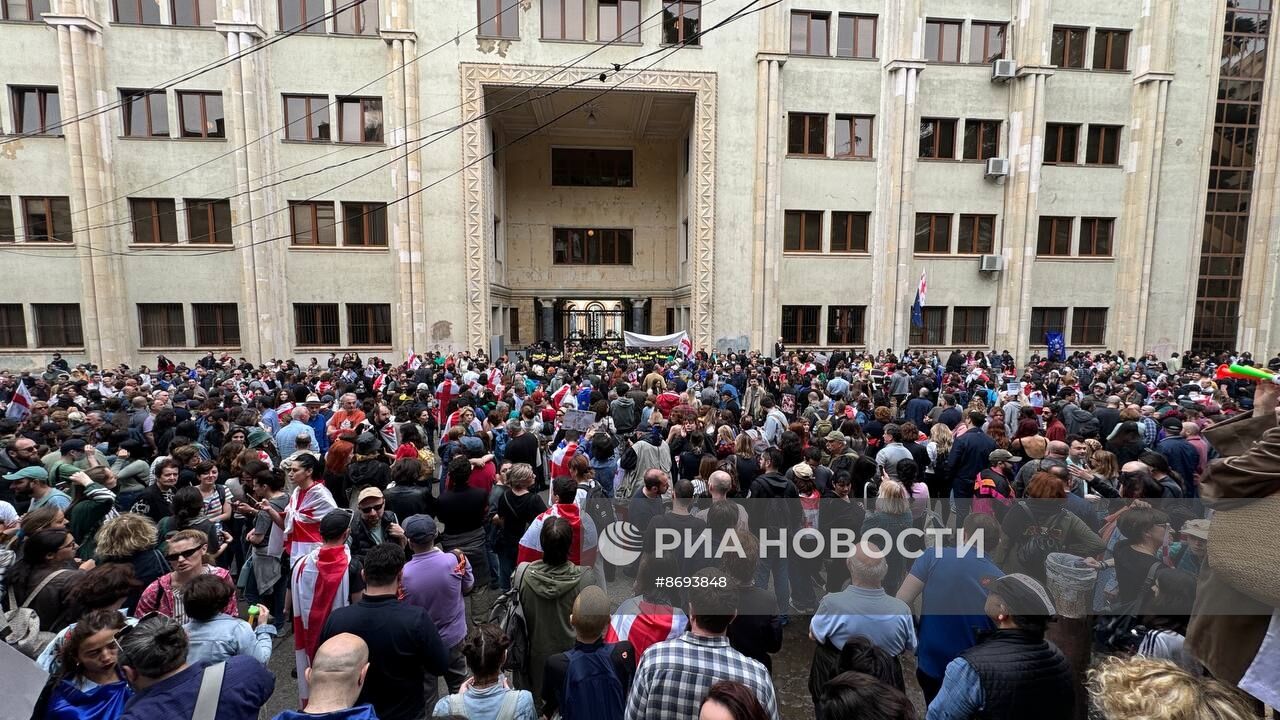 Акция протеста противников закона об иноагентах в Тбилиси