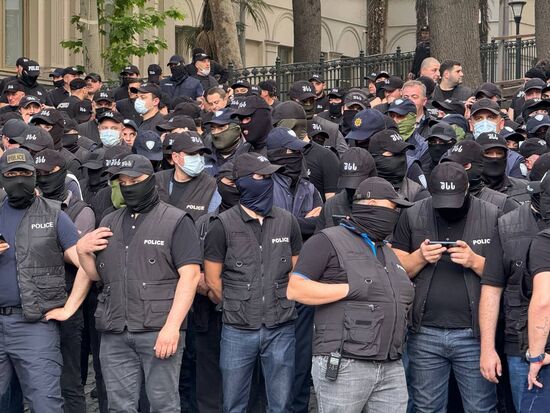 Акция протеста противников закона об иноагентах в Тбилиси