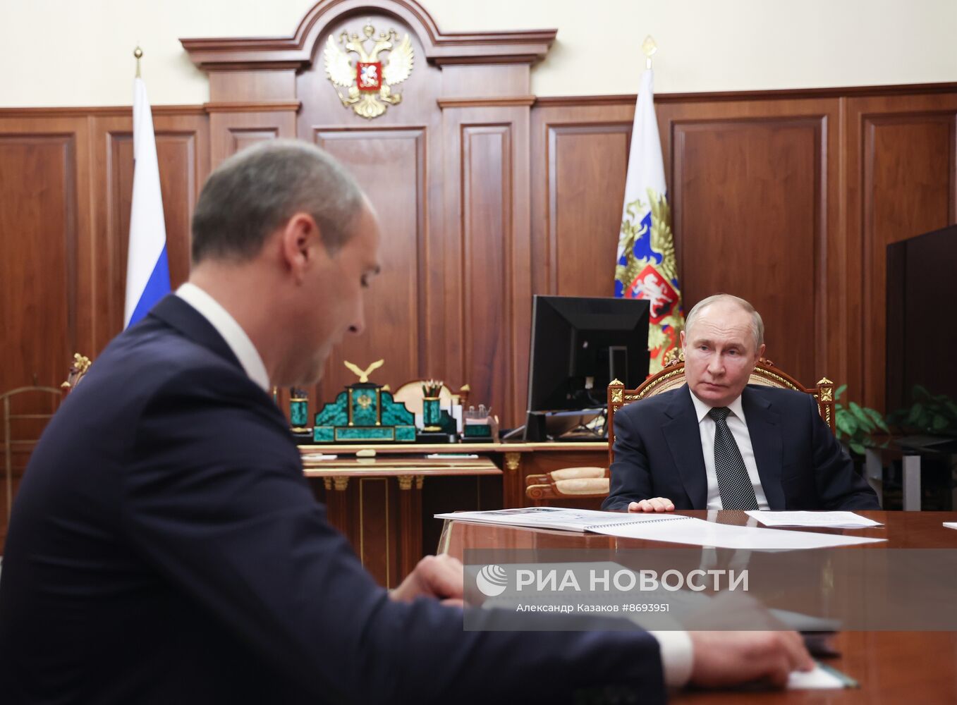 Президент Владимир Путин встретился с губернатором Оренбургской области Д. Паслером