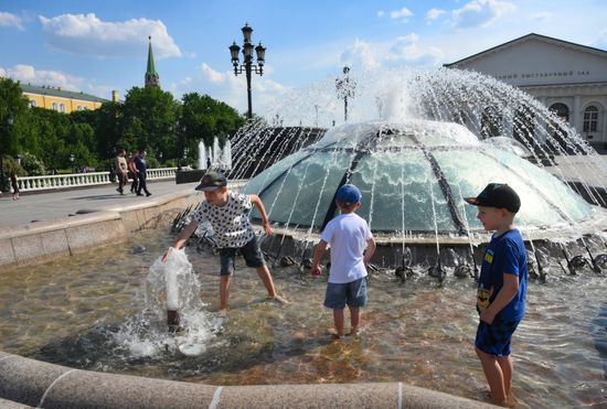 Жаркая погода в Москве 
