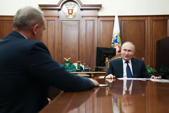 Президент Владимир Путин встретился с мэром Тюмени Русланом Кухаруком