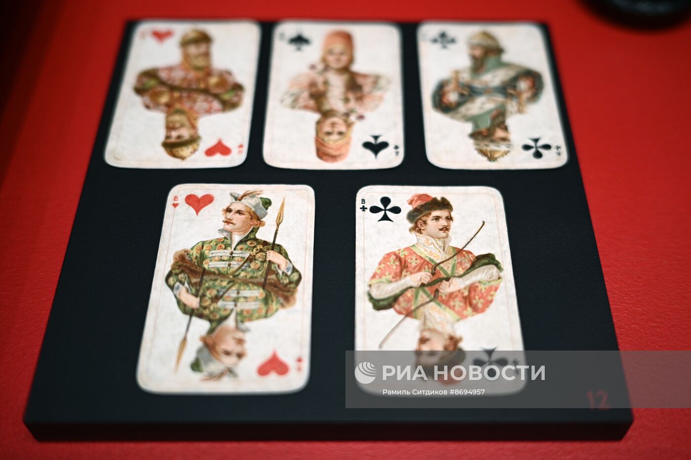 Выставка "Во что играли наши предки"