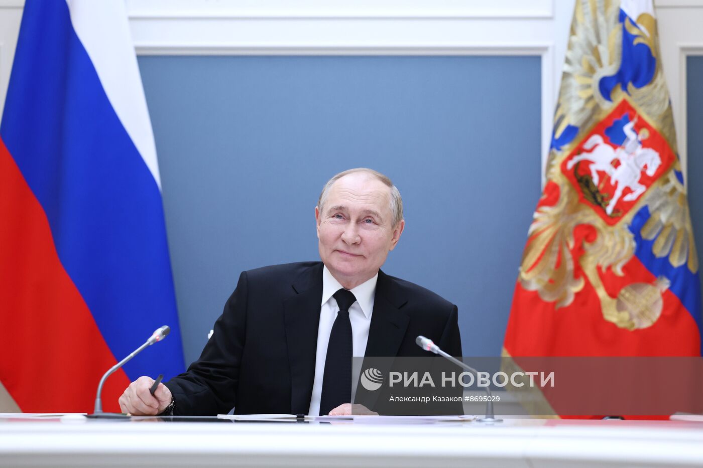 Президент Владимир Путин встретился с многодетными семьями из разных регионов страны