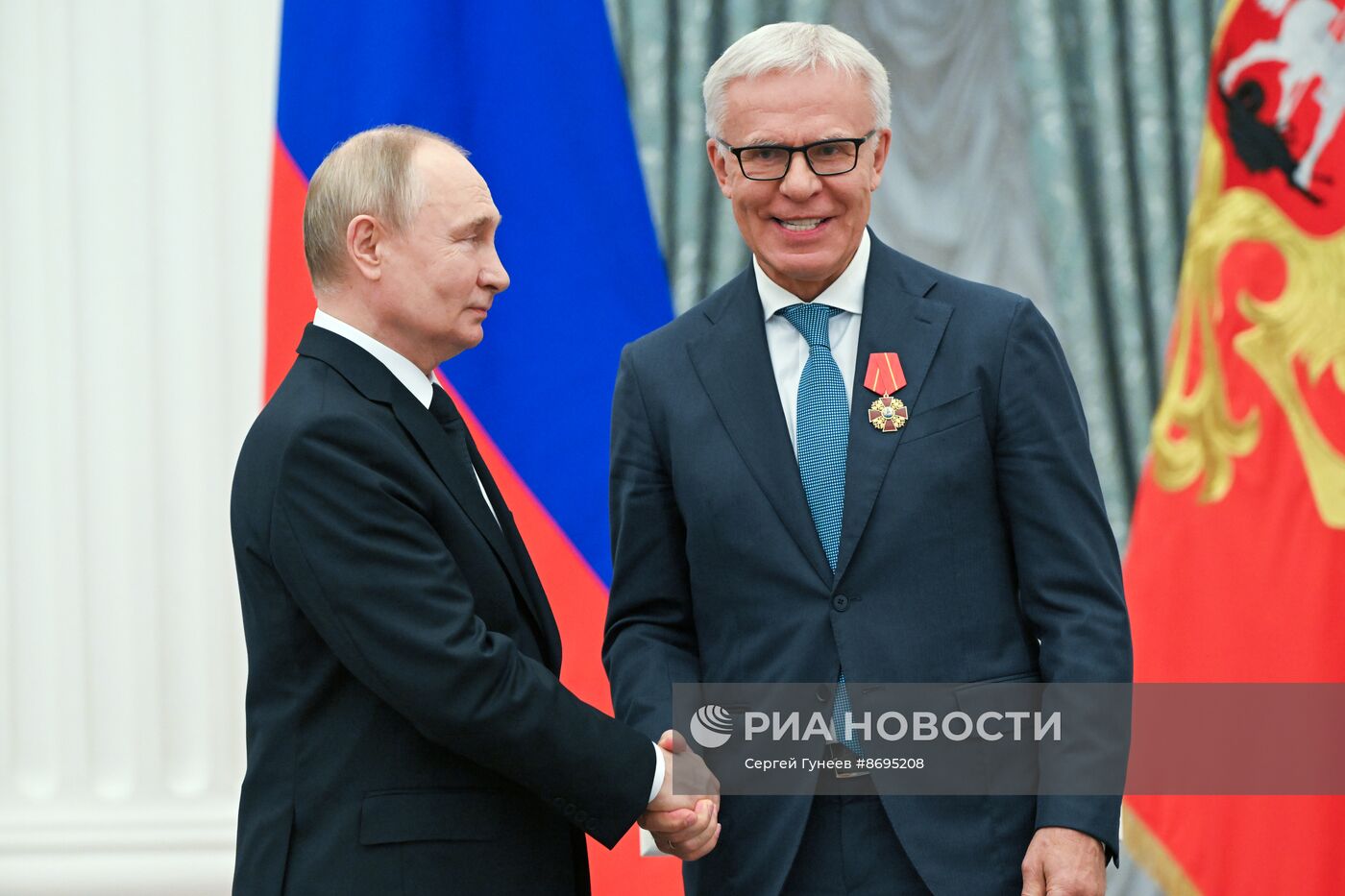 Президент Владимир Путин вручил высшие государственные награды РФ