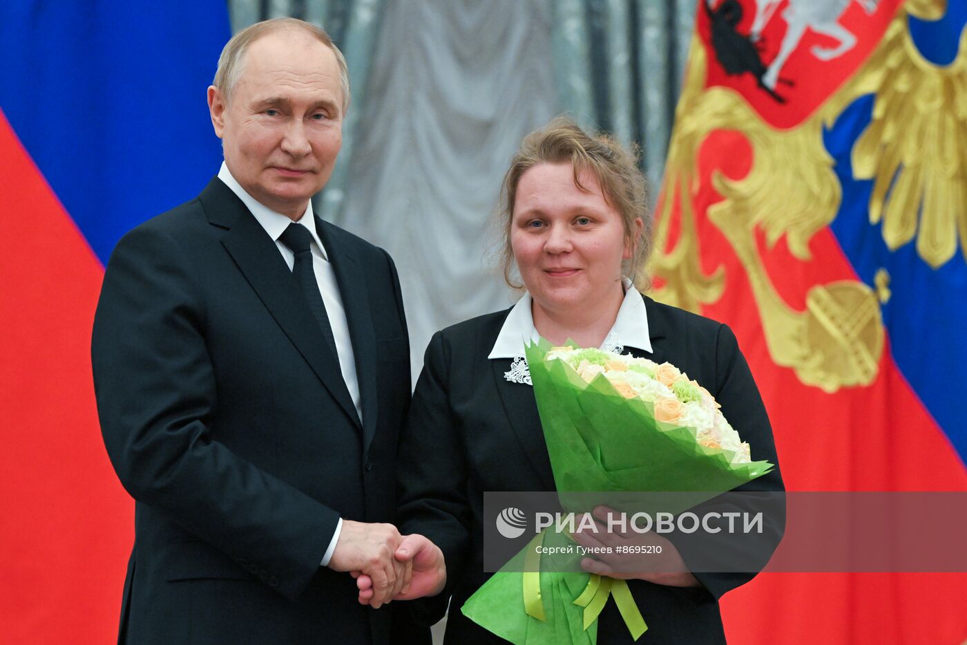 Президент Владимир Путин вручил высшие государственные награды РФ