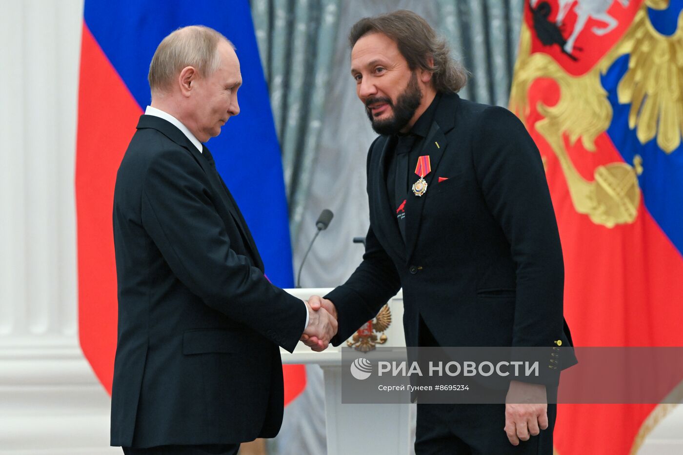 Президент Владимир Путин вручил высшие государственные награды РФ