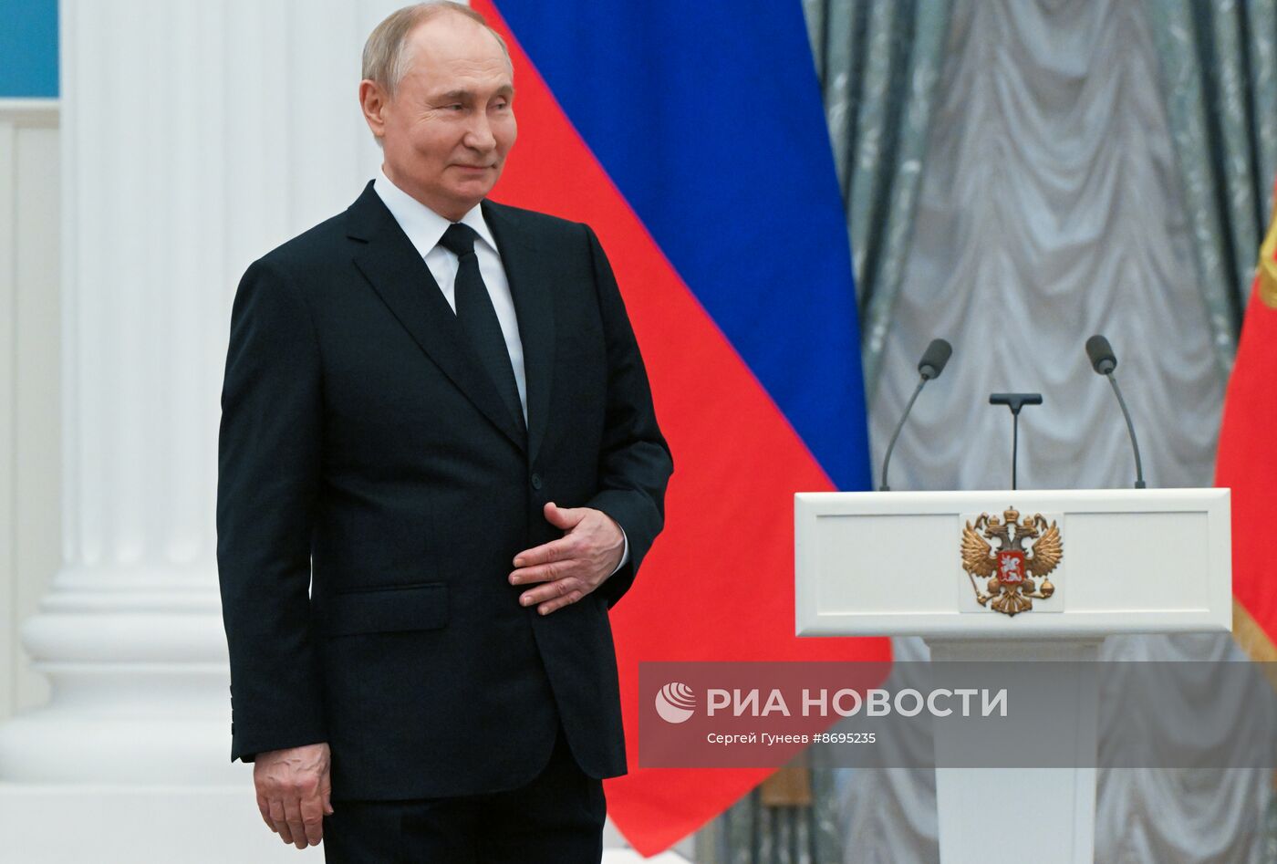 Президент Владимир Путин вручил высшие государственные награды РФ