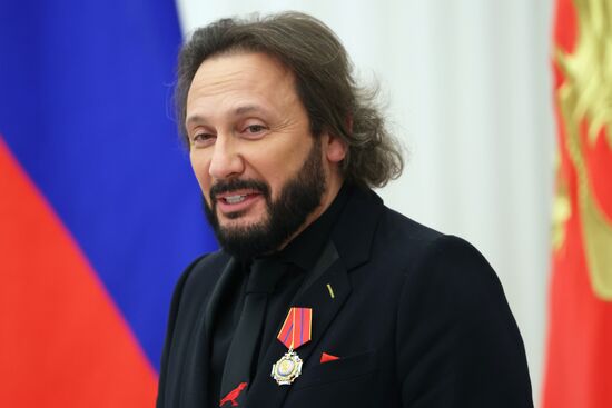 Президент Владимир Путин вручил высшие государственные награды РФ