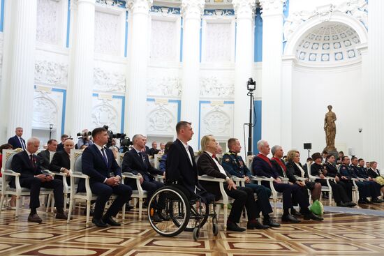 Президент Владимир Путин вручил высшие государственные награды РФ