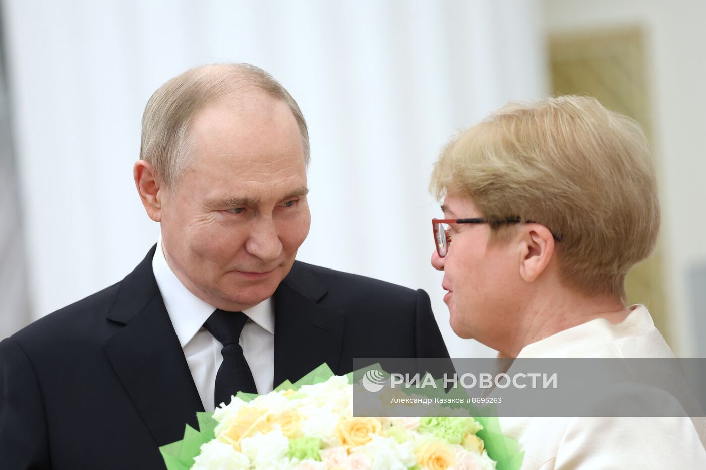 Президент Владимир Путин вручил высшие государственные награды РФ