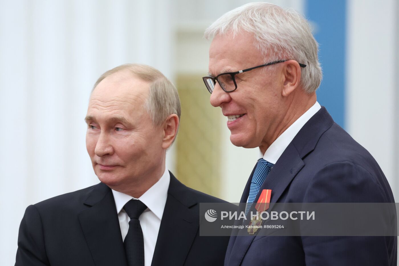 Президент Владимир Путин вручил высшие государственные награды РФ